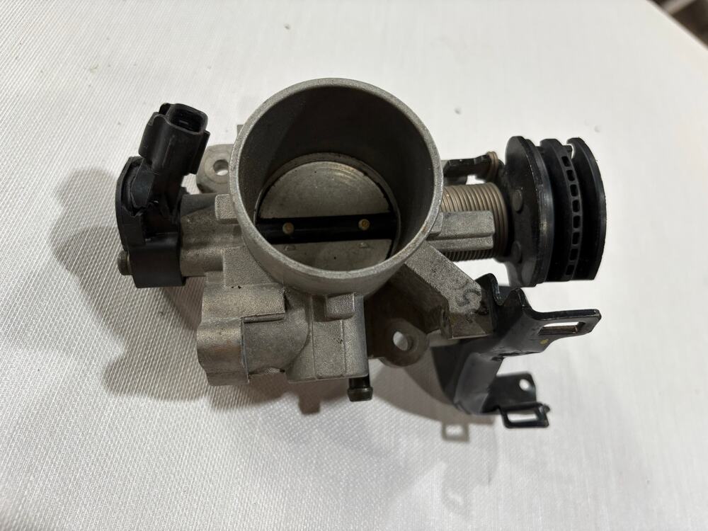 2001-2002 Chrysler PT Cruiser 2.4L 11200000AB2 throttle body